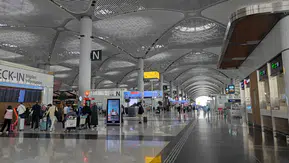 İstanbul Havalimanı'ndan çifte rekor: Günlük uçuş ve yolcu sayısında tüm zamanların zirvesi görüldü