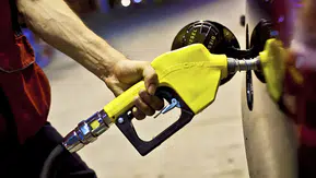 Benzine zam geldi, pompa fiyatları değişti: İşte üç büyükşehirde güncel rakamlar