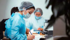 Anayasa Mahkemesi sağlık çalışanlarının nöbet ücreti sınırını iptal etti