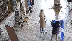 Ayasofya’da bayrak açan 2 yabancı uyruklu kişi tutuklandı