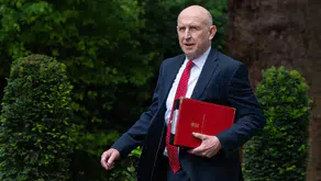 İngiltere Savunma Bakanı John Healey istifa etti