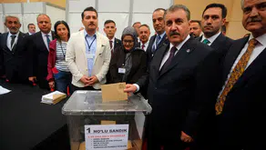 Büyük Birlik Partisi'nde Mustafa Destici yeniden genel başkan seçildi