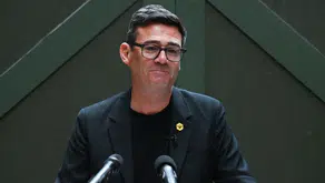 İngiltere'de Andy Burnham, İşçi Partisi'nin yeni lideri seçildi