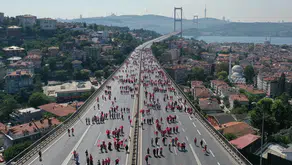 15 Temmuz Şehitler Köprüsü'nde binlerce kişi "İrade Bizim, Zafer Bizim" yürüyüşünde buluştu