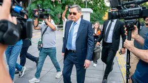 "Kayıt dışı para aktarma" soruşturmasında Melih Gökçek adliyede: Oğlu ve gelini de ifadeye çağrıldı