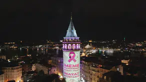 İstanbul'un simgesi Galata'dan pembe mesaj: Erken teşhis vurgusu