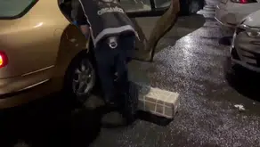 İstanbul'da silah kaçakçılığı operasyonu: 120 tabanca ele geçirildi, 3 gözaltı