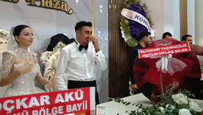 Düğünde damada çeyrek altından değerli hediye: Araç lastiği taktılar