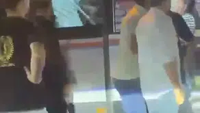 Adana'da toplu taşıma aracında dehşet anları: Çocuğa acımasız saldırı