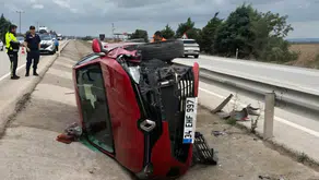 Karacabey yolunda korkutan kaza: Kontrolden çıkan araç kanala uçtu