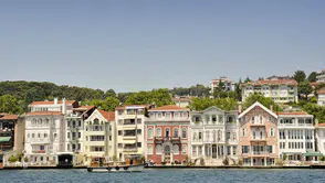 Boğaz'da 63 yaşındaki yalı 7 milyar TL'ye satışa çıktı