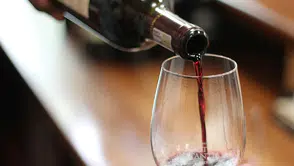 Şarap içenlerde kalp hastalığı riski diğer içkilere göre daha düşük çıktı