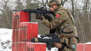 Türk ve İspanyol askerleri omuz omuza: MSB'den 'kalplerimiz yan yana' mesajı