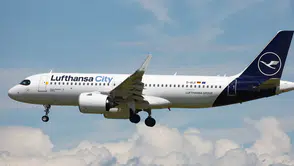 Lufthansa jet yakıtı krizi nedeniyle 20 bin uçuşu iptal edecek