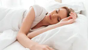 Sol tarafa yatmak kalbe zarar verir mi? Uzman doktor gerçekleri açıkladı