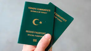 Özel okul öğretmenlerine yeşil pasaport yolu göründü: Kanun teklifi Meclis'te