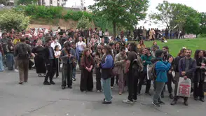 Bilgi Üniversitesi'nde kapatılma kararına karşı protestolar sürüyor: Polis müdahale etti