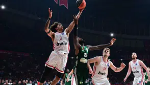 Olympiakos, Panathinaikos’u 102-92 mağlup etti: Seride 2-1 öne geçti