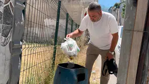 Ev hayali çöp konteynerinde bitti: Temizlik yaparken 1 kilo altını çöpe attı