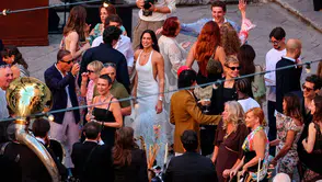 Dua Lipa ve Callum Turner'ın Sicilya'daki üç günlük düğünü yerel halkı isyan ettirdi
