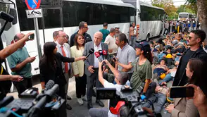 Ümit Özdağ'dan bakanlık önünde direnen madencilere destek ziyareti