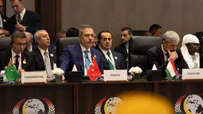 Bağdat'ta kritik zirve: Dışişleri Bakanı Fidan İİT toplantısında yerini aldı