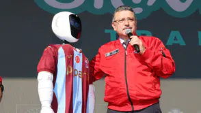 Trabzon'da bilim rüzgarı: Yapay zekalı robotla görkemli açılış