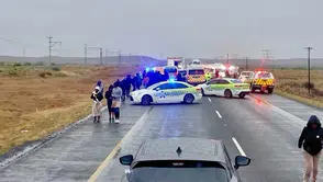 Western Cape'te korkunç bilanço: Üç aracın karıştığı kazada 21 can kaybı