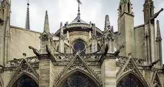 Notre Dame’da vitray krizi: Tarihi doku mu, modern dokunuş mu?