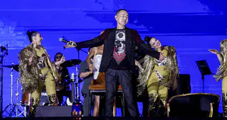 İstanbul Festivali’nde Serdar Ortaç gecesi: Binlerce kişi şarkılara hep bir ağızdan eşlik etti