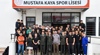 Gençlere askerlik mesleğini sevdirmek için sahaya indiler