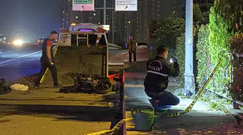 Küçükçekmece'de motosikletli gençten acı haber: Feci kaza güvenlik kamerasında