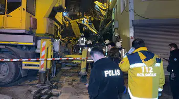 Beyoğlu'nda korkutan çöküş: 5 katlı bina yerle bir oldu