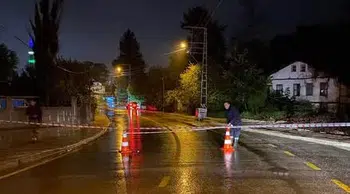 Sakarya'da şiddetli yağış ulaşımı felç etti: Kritik köprü trafiğe kapatıldı