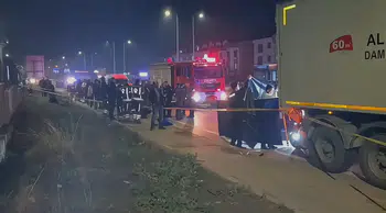 Bandırma'da acı kaza: Motosikletli sürücü park halindeki TIR'a çarparak can verdi