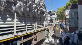 Kömür sevkiyatı uyuşturucu operasyonuna dönüştü: Kovalarda 1,5 kilo esrar yakalandı