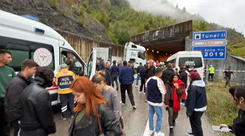 Bartın'da tünel çıkışında feci kaza: 1 can kaybı, 11 yaralı
