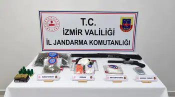 Bayındır'da zehir tacirlerine jandarma darbesi: 8 kişi yakalandı