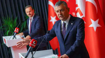 Özgür Özel'den Mansur Yavaş'ın İstifasına İlişkin Net Mesaj: Kararlarına Saygı Duyuyoruz