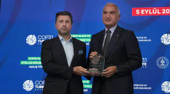 Belek turizminde altyapı hamlesi: Bakanlara teşekkür plaketi