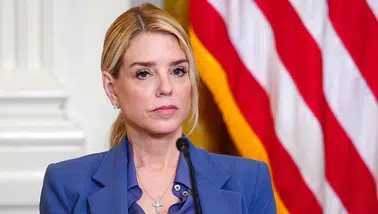 Donald Trump, Adalet Bakanı Pam Bondi’yi görevden aldı