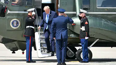 Marine One’da tehlikeli anlar: Trump’ı taşıyan helikopter yolcu uçağına yaklaştı