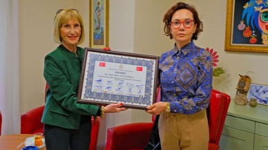 Duayen Gazeteci Yazarımız Leyla Emeç Tavşanoğlu'na "Vefa Ödülü Beratı"