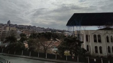 Tarihi karakol binası gece yarısı yıkıldı