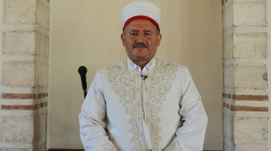 Uyuşturucu bağımlılarının hayatlarına dokunan ve küskünleri barıştıran imam, dışarda kalanlara da yardım ediyor