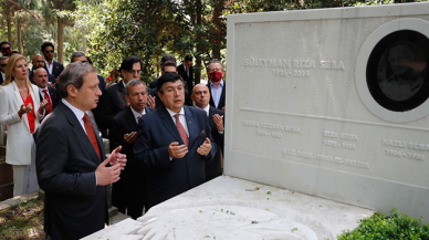 Burak Elmas, Süleyman Seba'nın mezarını ziyaret etti