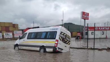 Bursa'da hayatı felç eden sağanak
