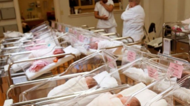 "Dünyanın en küçük bebeği" 13 aylık tedavinin ardından hastaneden taburcu oldu