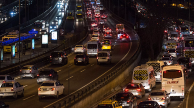 İstanbul'da trafik yoğunluğu yüzde 74'e yükseldi