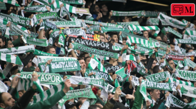 Konyaspor taraftarı stadyumu İzmir Marşı ile inletti